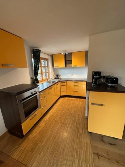 Charmante Farbenfrohe Wohnung Fuer Zwei Fischbachau Exterior photo